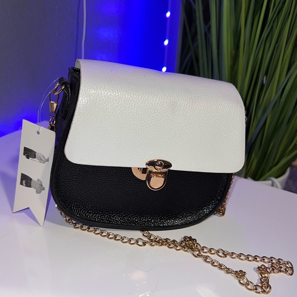 Purse - Picture 1 of 3